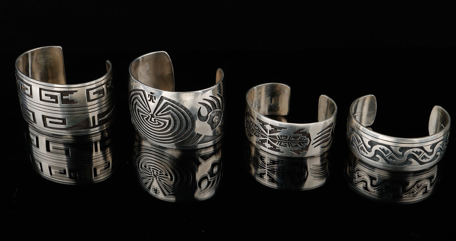 4 Hopi Silver Cuff Bracelets, Weight: 295g (1 of 9)