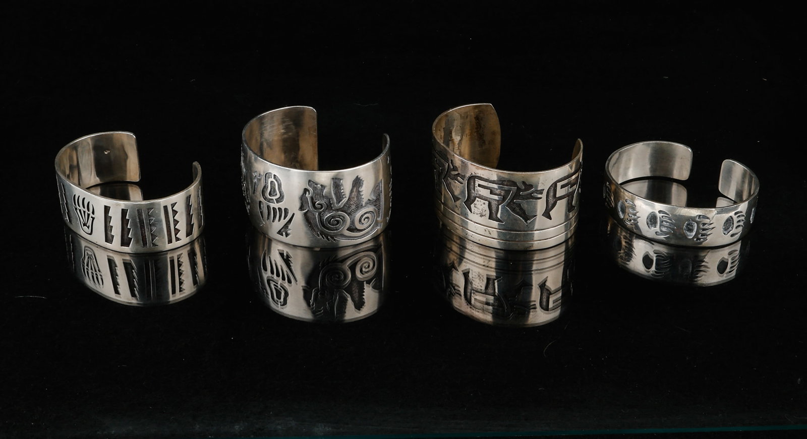 4 Hopi Silver Cuff Bracelets, Weight: 257g (1 of 6)