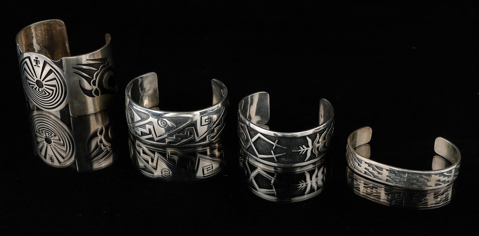 4 Hopi Silver Cuff Bracelets, Weight: 220g (1 of 7)