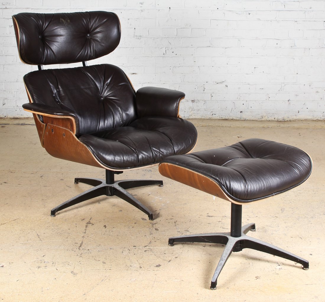 Eames Style MCM Plycraft Lounger and Ottoman: Eames Style MCM Plycraft Lounger and Ottoman. Size: 38" x 33" x 36" (chair), 18" x 21" x 17" (ottoman).