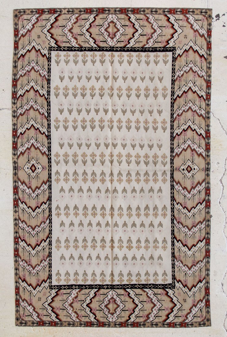 European Style Aubusson Carpet: 5'9" x 9'5": European Style Aubusson Carpet, wool. Size: 5'9" x 9'5". Provenance: Michaelian & Kohlberg. Founded in 1921, Michaelian and Kohlberg has operated looms and designed carpets in virtually every traditio