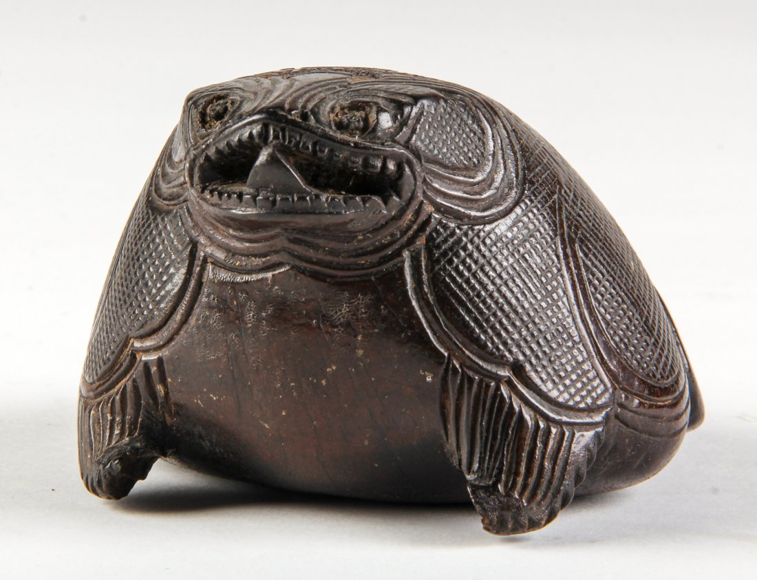 Indonesian Frog Folk Wood Carving: Indonesian Frog Folk Wood Carving. Size: 3" x 4" x 4", (8 x 10 x 10 cm).