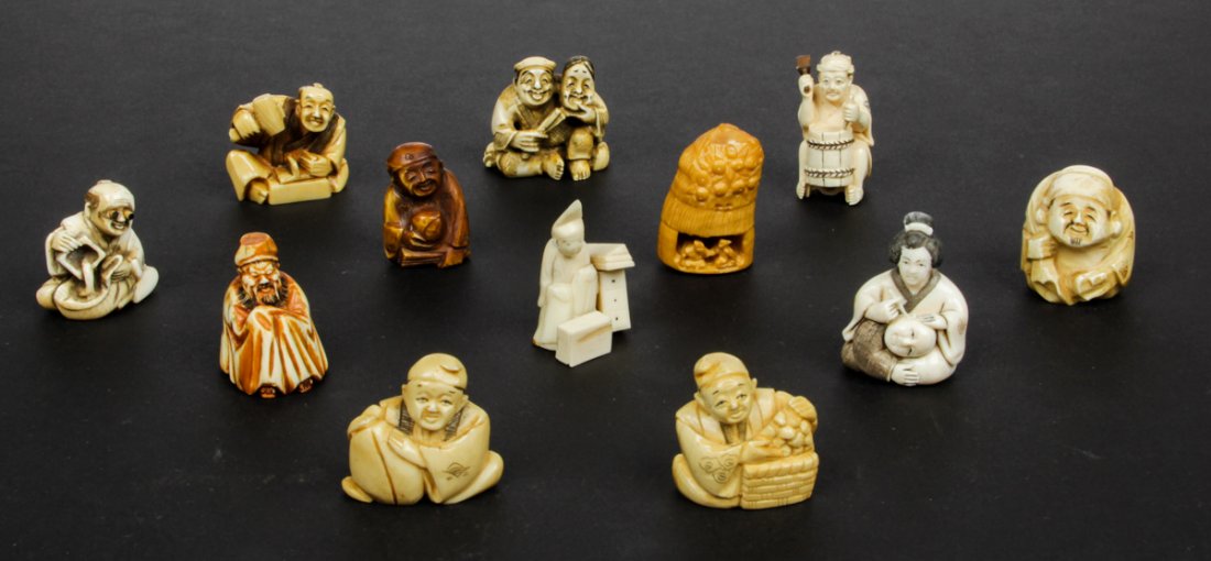 12 Pc Lot of Antique Japanese Ivory Netsukes: 12pc lot of antique Japanese ivory netsukes of sitting figures. Size: largest 1.625".