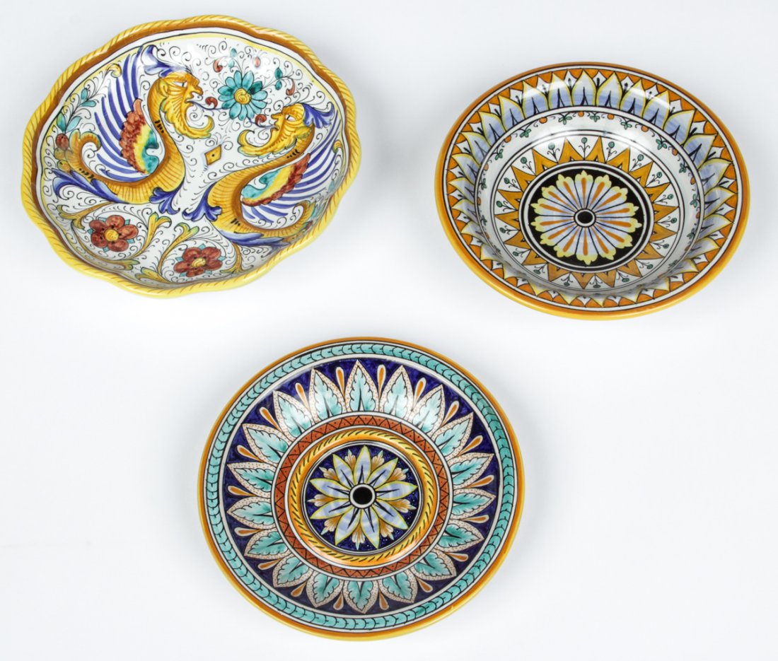 3 Pieces Italian Faience Majolica: 3 Pieces Italian Faience Majolica. One bowl marked Siena and 2 marked Deruta. Size: 9.5" x 9.5" x 2", 24 x 24 x 5 cm (largest).