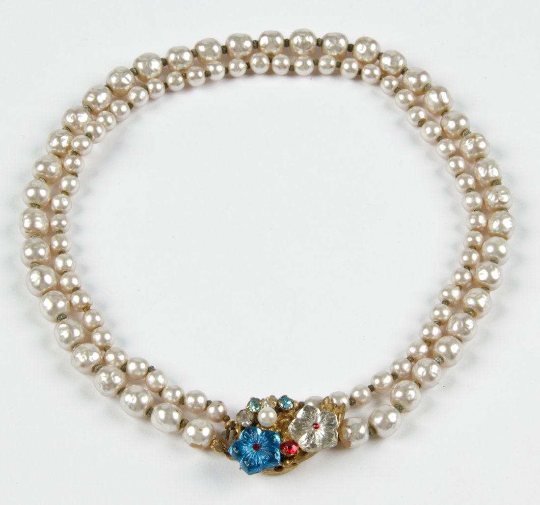 Vintage Miriam Haskell Necklace: Vintage Miriam Haskell 2 strand faux pearl necklace. Size: 15.25" (39 cm).