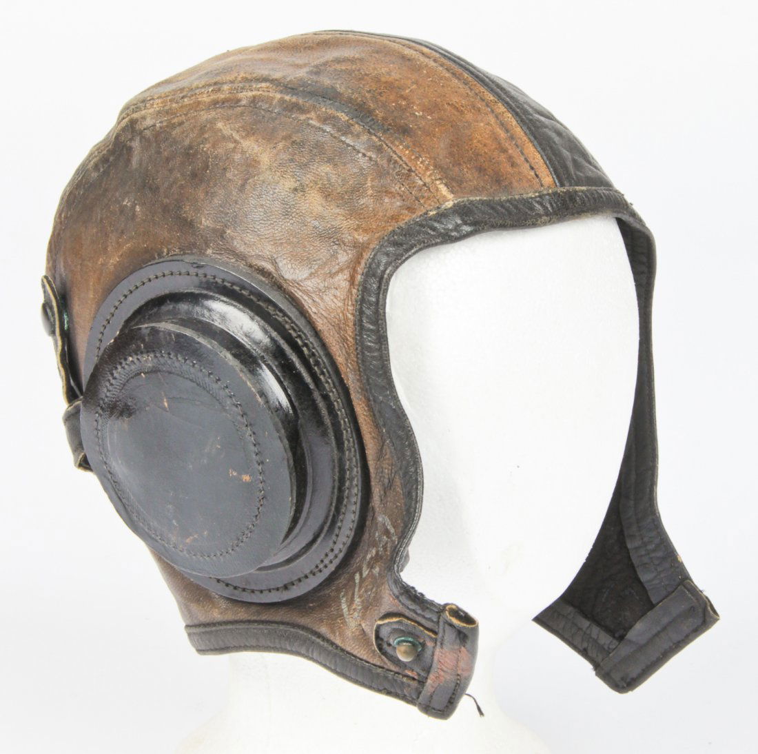 WWII Leather Pilots Cap: WWII USN leather pilot's helmet. Size: M.