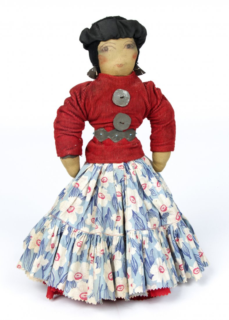 Antique Native American doll: Antique Native American doll. Size: 15" x 7" x 2" (38 x 18 x 5 cm).
