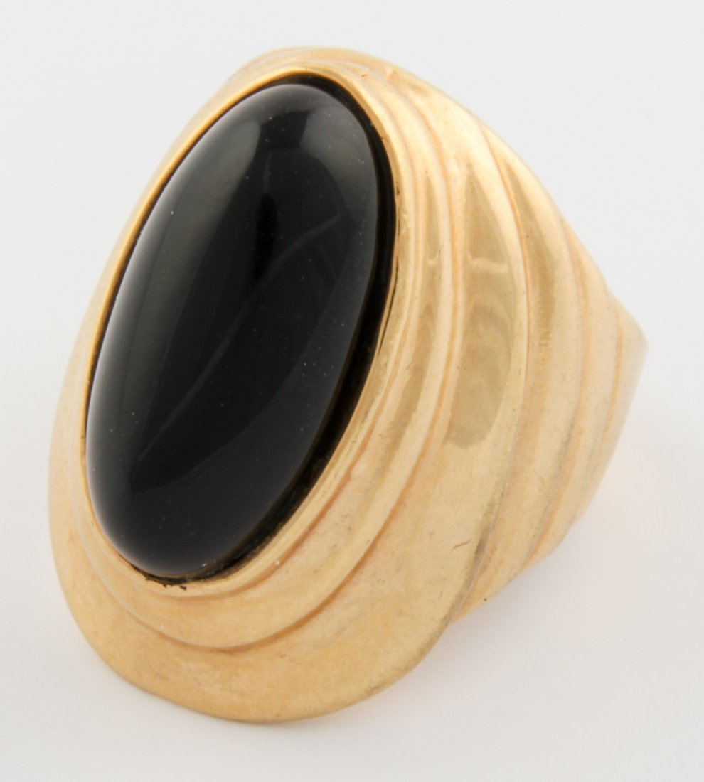 18K. Gold and Onyx Ring: Gold and Onyx Ring marked 18K HGE. Size 6.5. 11.8 g. Since 1937, the The Silver Shop of Princeton, NJ was located at 59 Palmer Square West.