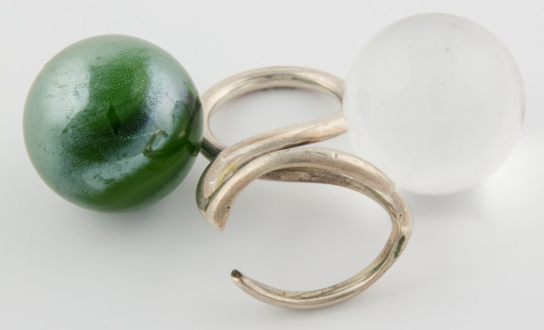 Massive Sterling Silver Ring with Two Interchangeable: Massive and Clever Sterling Silver Ring with Two Interchangeable Balls. Clear Glass and Green Glass. Unique. Size 8.25. 0.41 (silver only). Since 1937, the The Silver Shop of Princeton, NJ was located