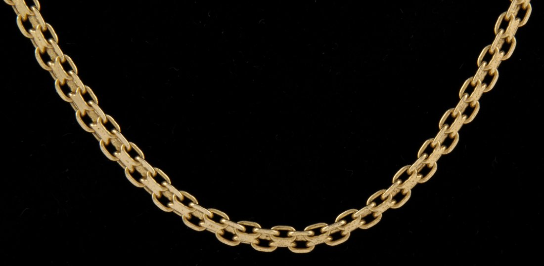 Gold Vermeil Sterling Silver Chain Necklace: Gold Vermeil Sterling Silver chain Necklace. 17"L (43 cm) marked Italy 925. 11.2 g. Since 1937, the The Silver Shop of Princeton, NJ was located at 59 Palmer Square West.