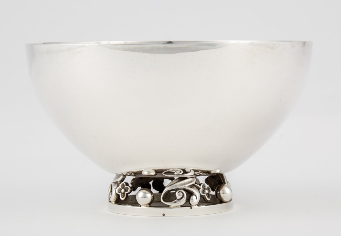 Georg Jensen USA Silver Footed Bowl: Georg Jensen USA Silver Footed Bowl, marked Sterling 533. 3"H x 5"D (8 x 13 cm). Weight: 7.5 ozt. Since 1937, the The Silver Shop of Princeton, NJ was located at 59 Palmer Square West.