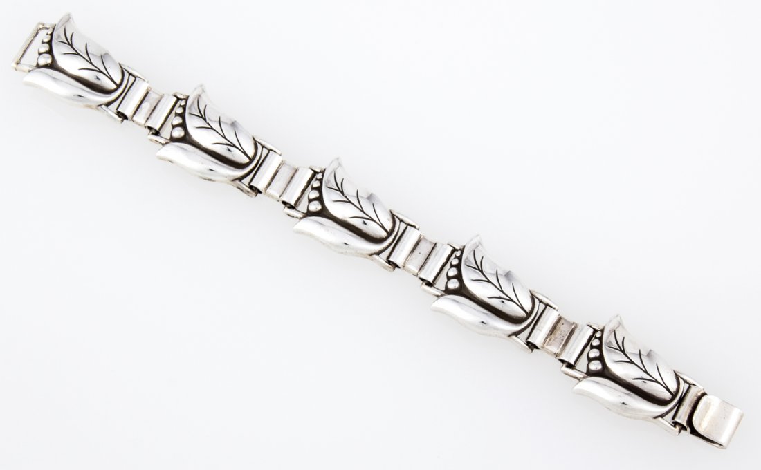LaPaglia Silver Bracelet marked Sterling 145: LaPaglia Silver Bracelet marked Sterling 145. 7" (18 cm). Weight: 61.3 g. Since 1937, the The Silver Shop of Princeton, NJ was located at 59 Palmer Square West.