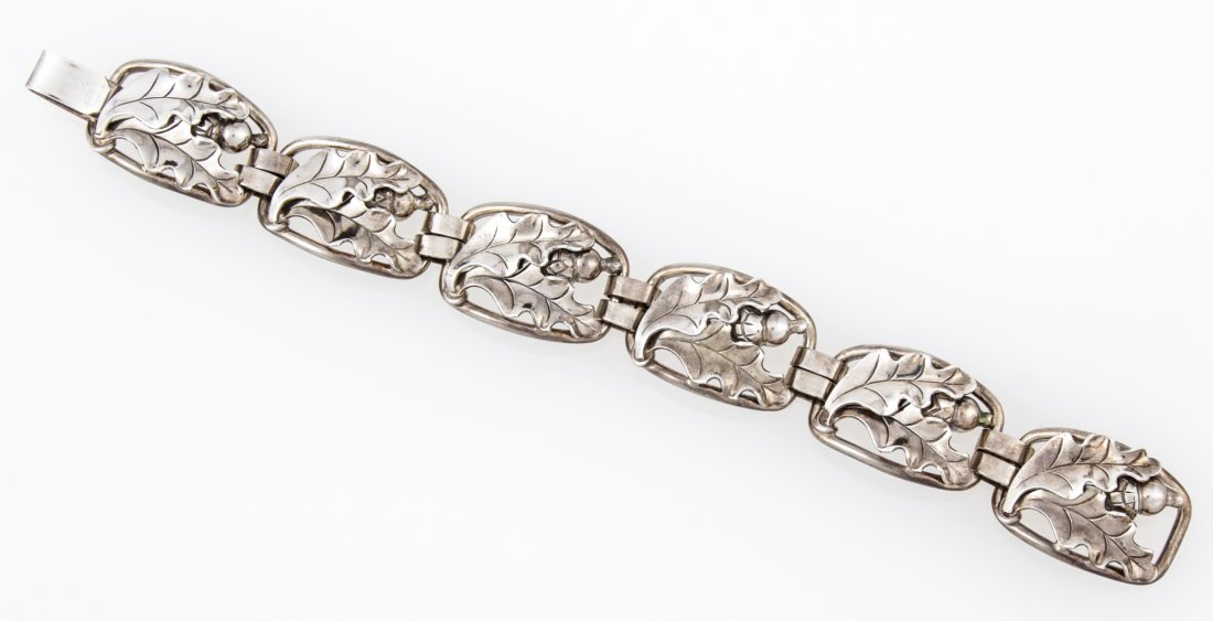 Georg Jensen USA Silver Bracelet marked Sterling 125: Georg Jensen USA Silver Bracelet marked Sterling 125. 7"L (18 cm). Weight: 40.2 g. Since 1937, the The Silver Shop of Princeton, NJ was located at 59 Palmer Square West.