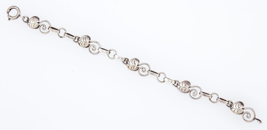 Sterling Silver Leaf and Link Bracelet: Sterling Silver Leaf and Link Bracelet. 7.5"L (19 cm). Weight: 8.2 g. Since 1937, the The Silver Shop of Princeton, NJ was located at 59 Palmer Square West.
