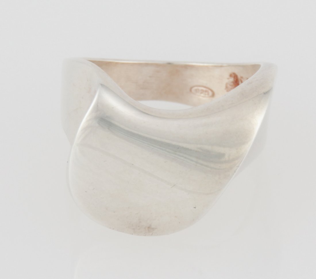 Sterling Silver Ring: Sterling Silver Ring marked 925 Italy. Size: 7. Weight: 7.2 g. Since 1937, the The Silver Shop of Princeton, NJ was located at 59 Palmer Square West.