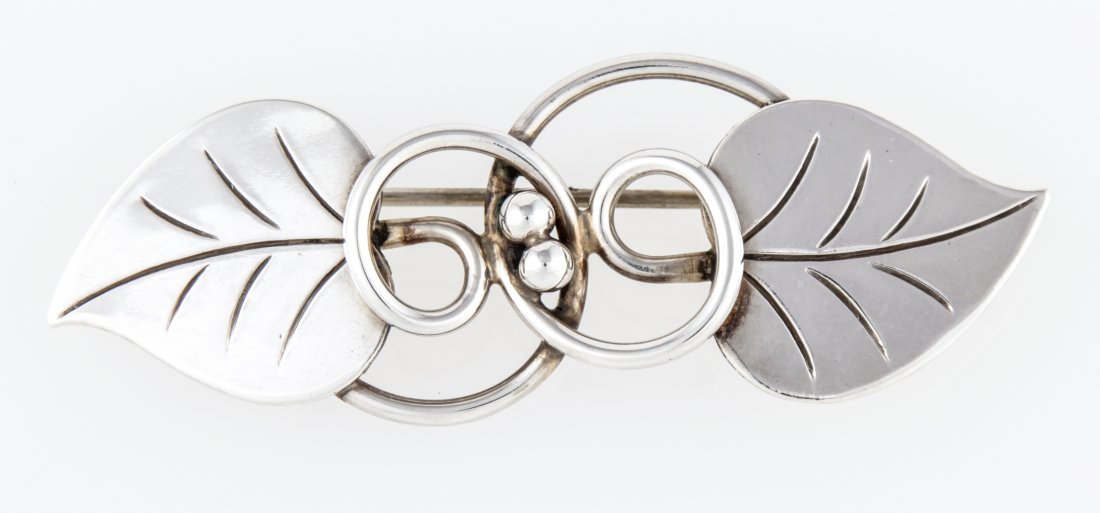 LaPaglia Silver Brooch marked Sterling 113: LaPaglia Silver Brooch marked Sterling 113. 2.5" (6 cm). Weight: 7.5 g. Since 1937, the The Silver Shop of Princeton, NJ was located at 59 Palmer Square West.