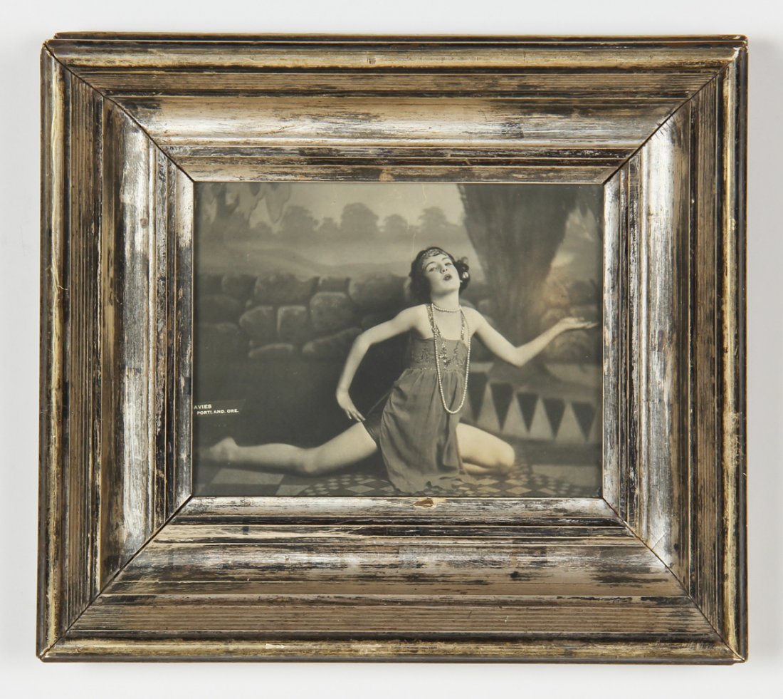 Vintage BW Photograph of Marion Davies: Vintage Black and White Photograph of American film actress Marion Davies, framed. Size: 12.5" x 15" (31 x 38 cm).