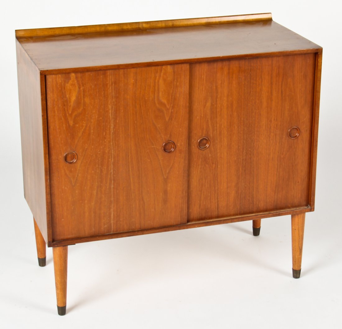 Baker Mid-Century Modern Credenza: Baker Mid-Century Modern Credenza. Size: 30" x 32" x 15" (76 x 81 x 38 cm).
