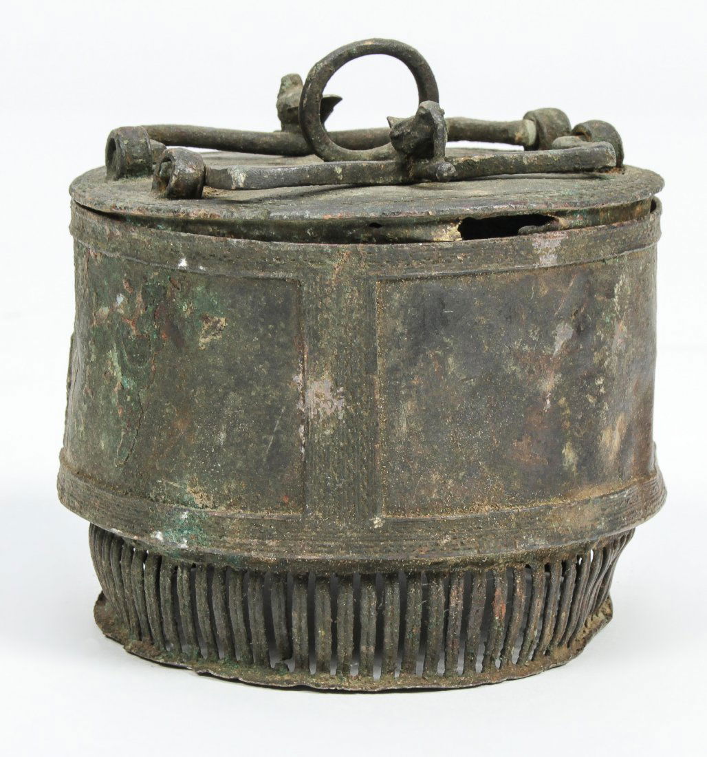 Cameroon Bronze Lidded Vessel: Cameroon Bronze Lidded Vessel. Size: 4" x 4.5" x 4.5" (10 x 11 x 11 cm).
