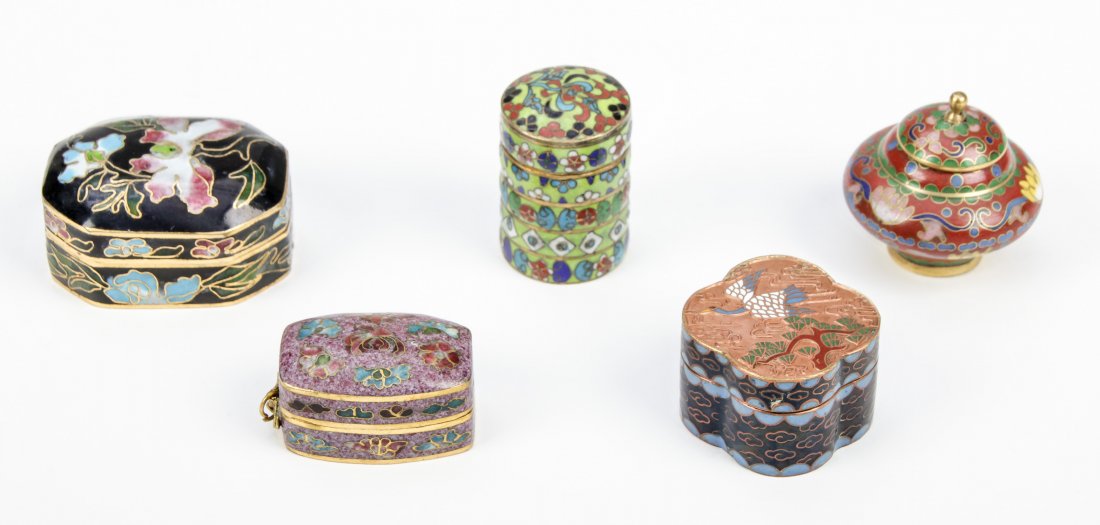 Group of 5 Cloisonne Pill Boxes: Group of 5 Cloisonne Pill Boxes. Ranging in Size from: .75" x 1.5" x 1" (2 x 4 x 3 cm), to 1" x 2" x 1.5" (3 x 5 x 4 cm).