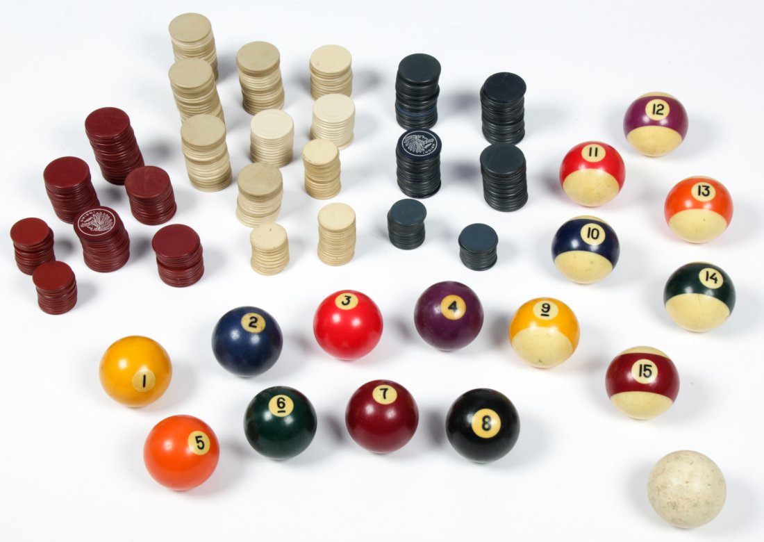 Estate Lot of Vintage Billiard Balls and Poker Chips: Estate Lot of Vintage Billiard Balls and Poker Chips. Size: 2.25" x 2.25", 6 x 6 cm (largest).