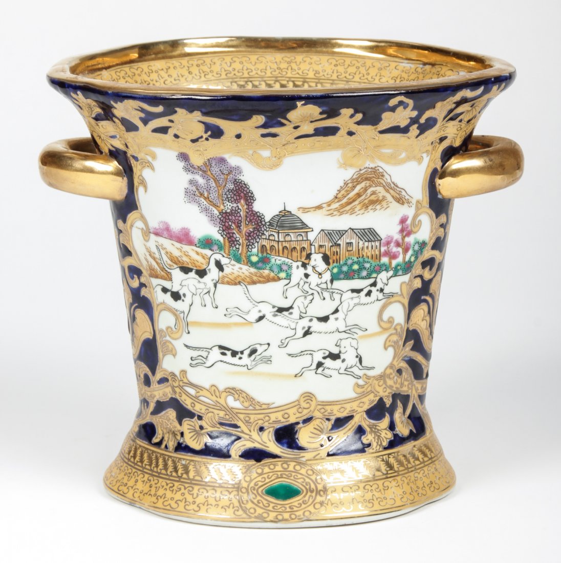 Chinese Export Wine Cooler: Chinese export wine cooler. Size: 7" x 7.5" x 7" (18 x 19 x 18 cm)