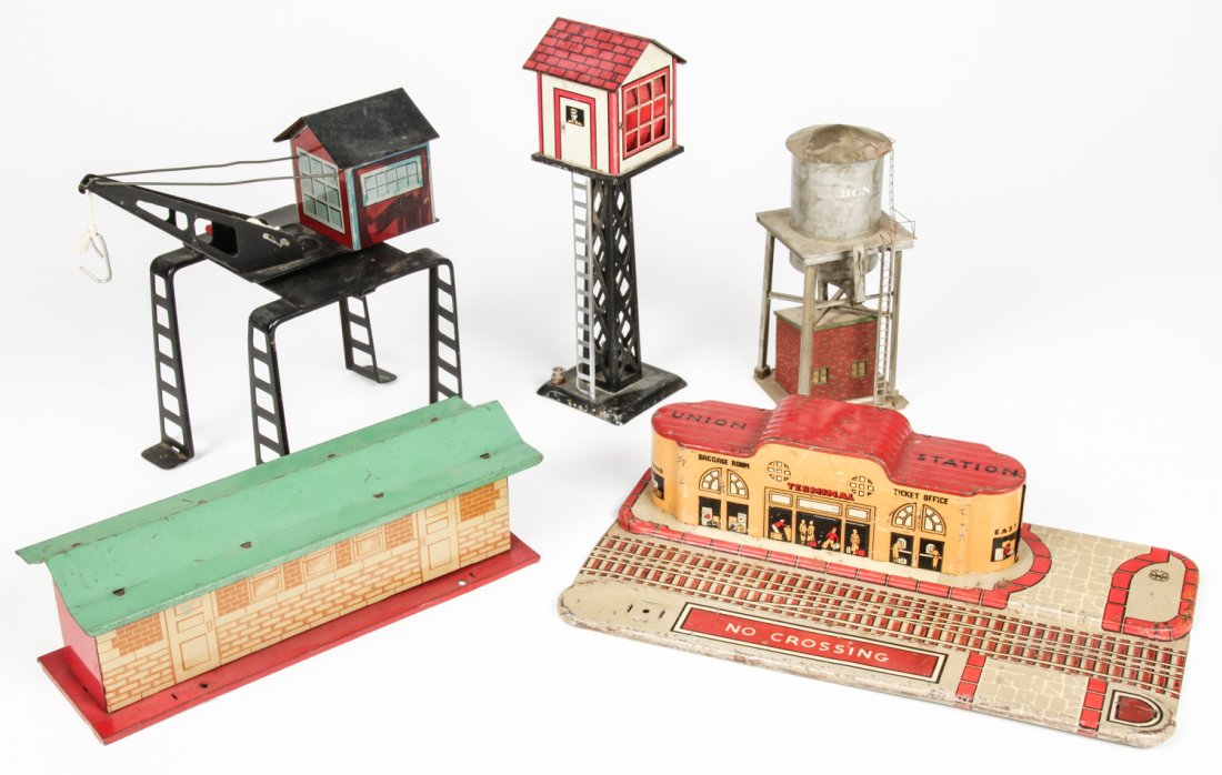 Collection of Vintage Scale Model Train Structures: Collection of Vintage Scale Model Train Structures. From Lionel and American Flyer. Size: Largest measures 3" x 12" x 6.75" (8 x 30 x 17 cm)