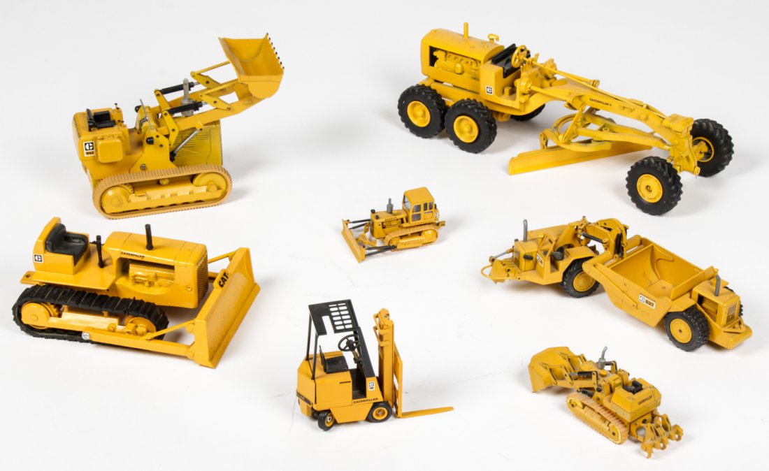 Collection of NZG Caterpillar Models: Collection of NZG Caterpillar Models. 7 pieces of various age without boxes.