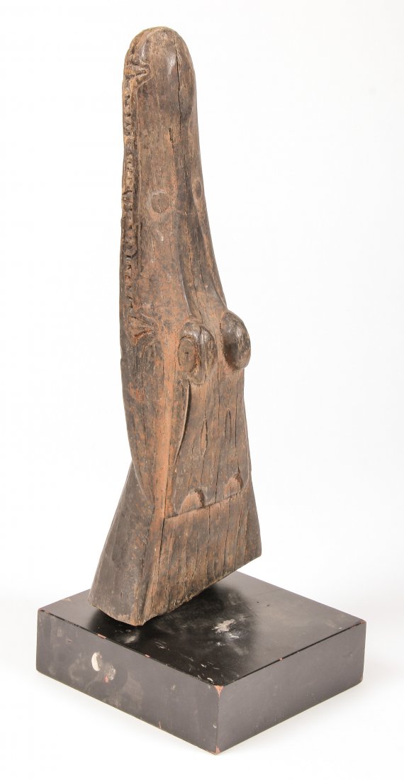 Papua New Guinea Alligator Head Canoe Prow: Papua New Guinea Alligator Head Canoe Prow on stand. Size: 16.5" x 6" x 6" (42 x 15 x 15 cm).