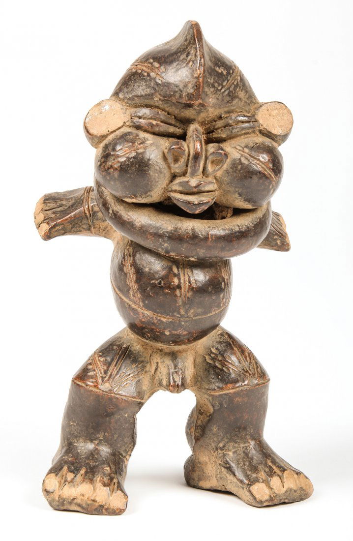 Tikar Bamun African Earthenware Figure: Tikar Bamun African Figure. Earthenware. Size: 7" x 4" x 3" (18 x 10 x 8 cm).