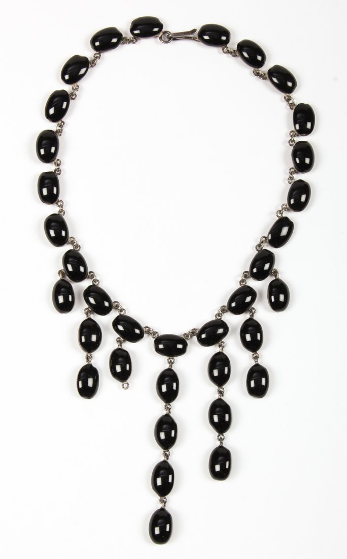 Vintage Jacques Gautier Enamel Lavalier Necklace: Vintage Jacques Gautier Enamel Lavalier Necklace. Size: 14" (36 cm). Provenance: Estate of Eileen Ford, Tewksbury, New Jersey.