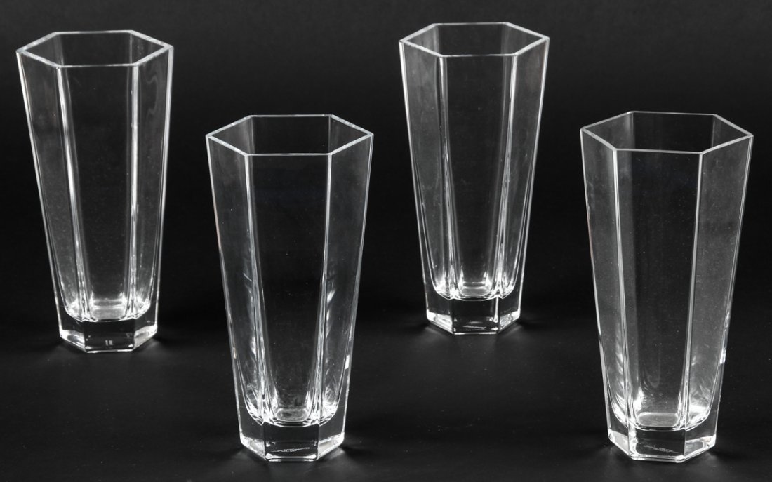 4 Tiffany Frank Lloyd Wright Crystal Vases: 4 Tiffany & Co. Frank Lloyd Wright Foundation Crystal Vases. Size: 9.75"H x 2.5"D, 25 x 6 cm (each).