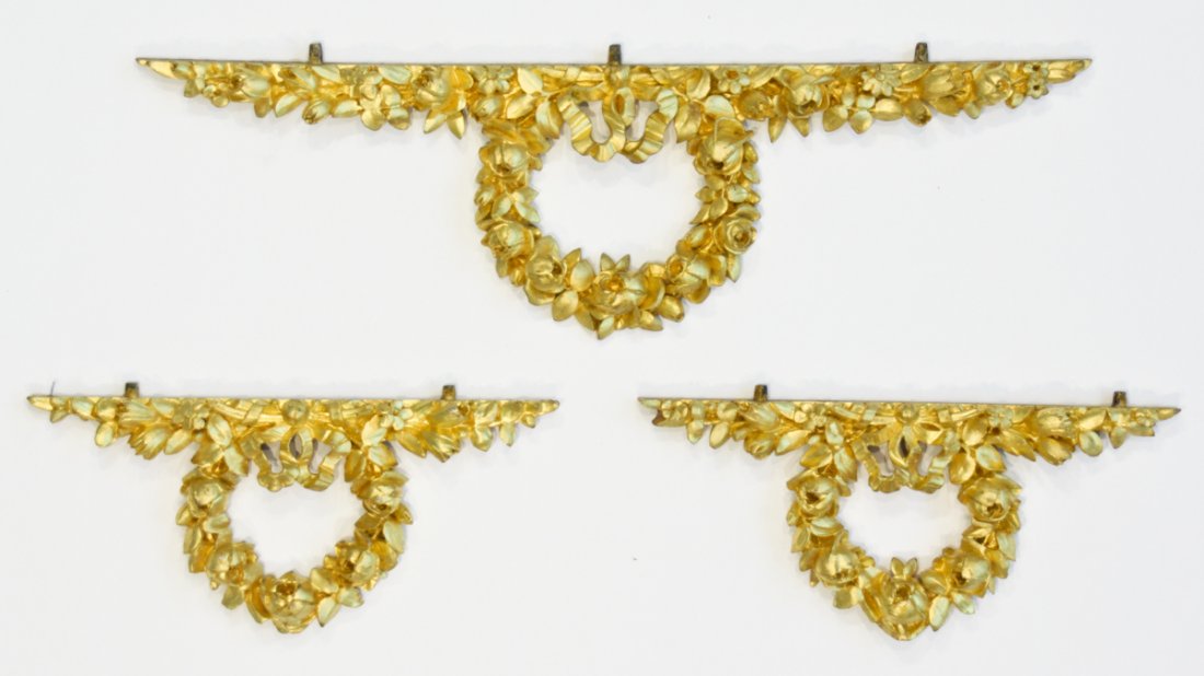 Group of 3 Giltwood Wreath Form Cornices: Group of 3 Giltwood Wreath Form Cornices. Size: 32" x 10" x 1.5", 81 x 25 x 4 cm (largest).