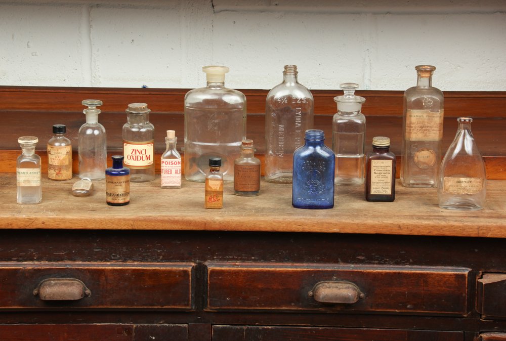 16 Vintage Apothecary Bottles (1 of 6)