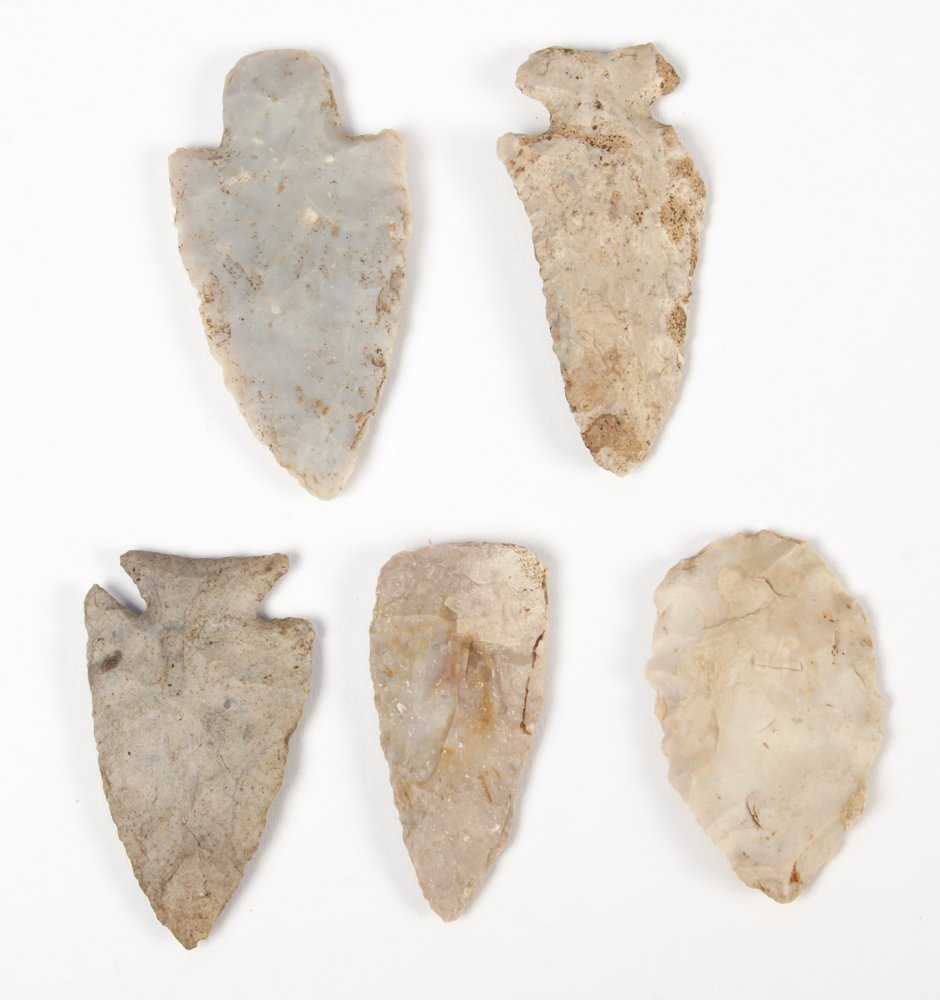 Estate Lot of 5 Native American Spear Points: Estate Lot of 5 Native American Spear Points. Various materials. Origins unknown. Size: 3.75" x 2" x .5" (largest).