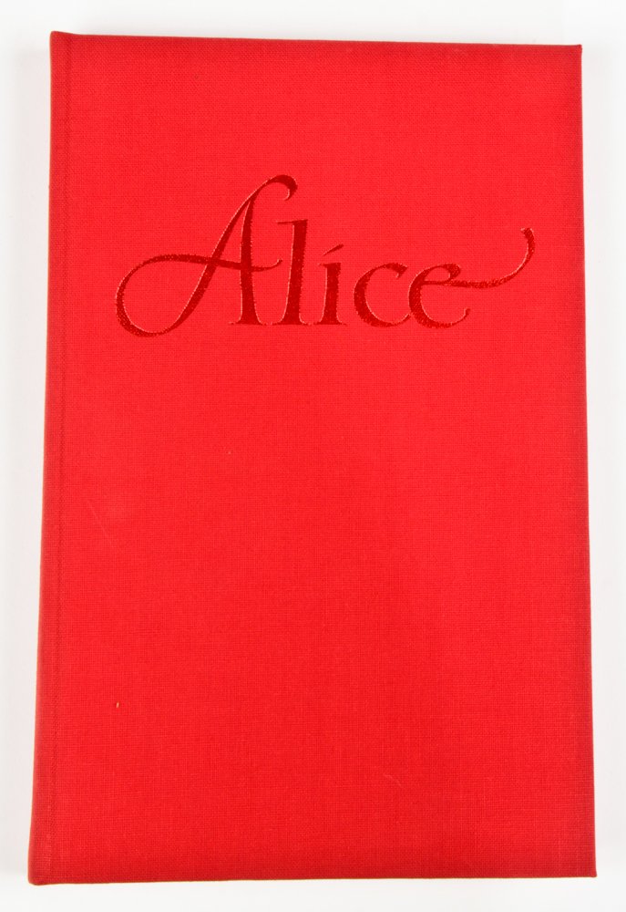 Lewis Carroll's Alice's Adventures in Wonderland (1 of 7)