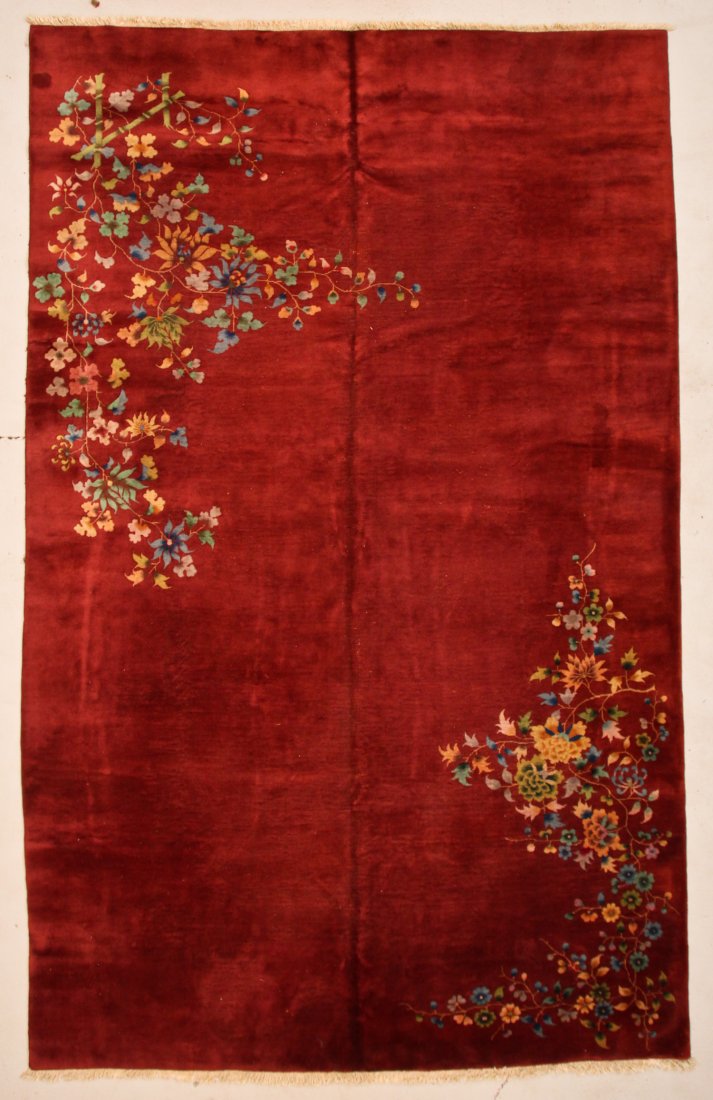 Semi-Antique Chinese Art Deco Rug: 9' x 14' (274 x 427: Semi-Antique Chinese Art Deco Rug: 9' x 14' (274 x 427 cm).