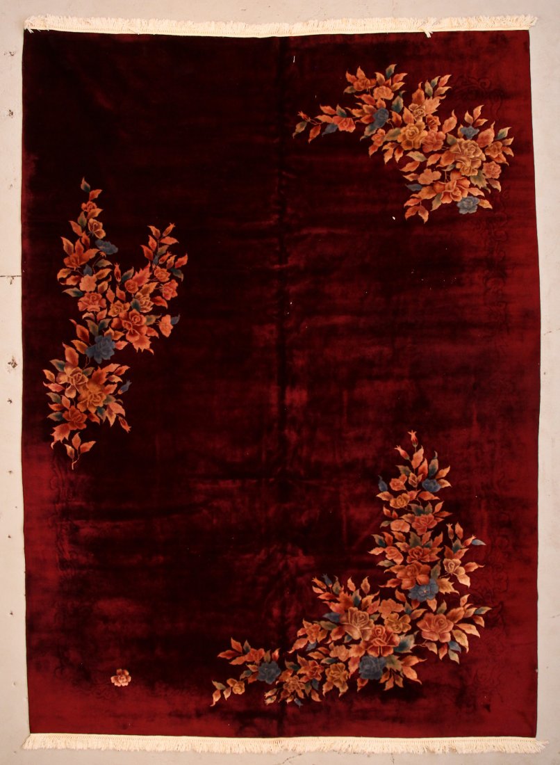Semi-Antique Chinese Art Deco Rug: 9'9" x 13'9" (297 x: Semi-Antique Chinese Art Deco Rug: 9'9" x 13'9" (297 x 419 cm).
