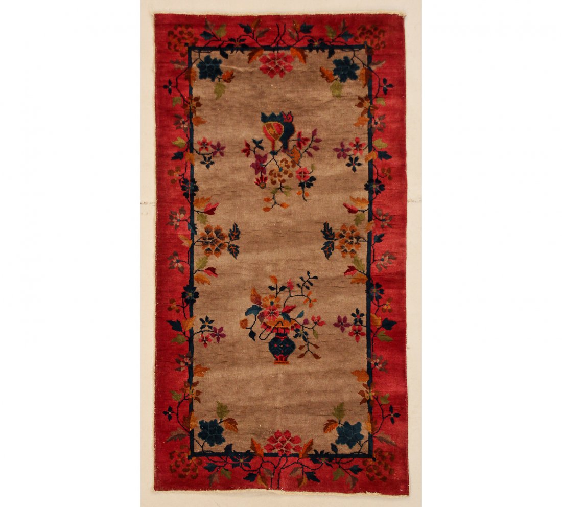 Semi-Antique Chinese Art Deco Rug: 3'1" x 5'11" (94 x: Semi-Antique Chinese Art Deco Rug: 3'1" x 5'11" (94 x 180 cm).