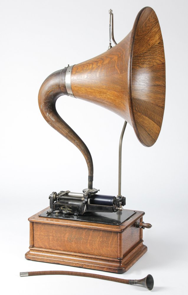 Edison Model A Phonograph with Master Oak Horn: Edison Model A Phonograph with Master Oak Horn Serial# 48282. Size: 41" x 20" x 21". From a Seattle, WA Estate.