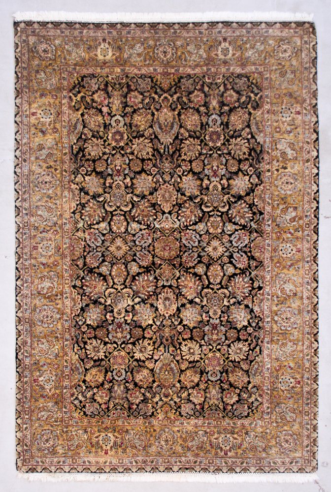 Agra Rug: 6'2" x 9'3" (188 x 282 cm): Agra Rug: 6'2" x 9'3" (188 x 282 cm), India, 20th c. Very good condition. Private Philadelphia Estate.
