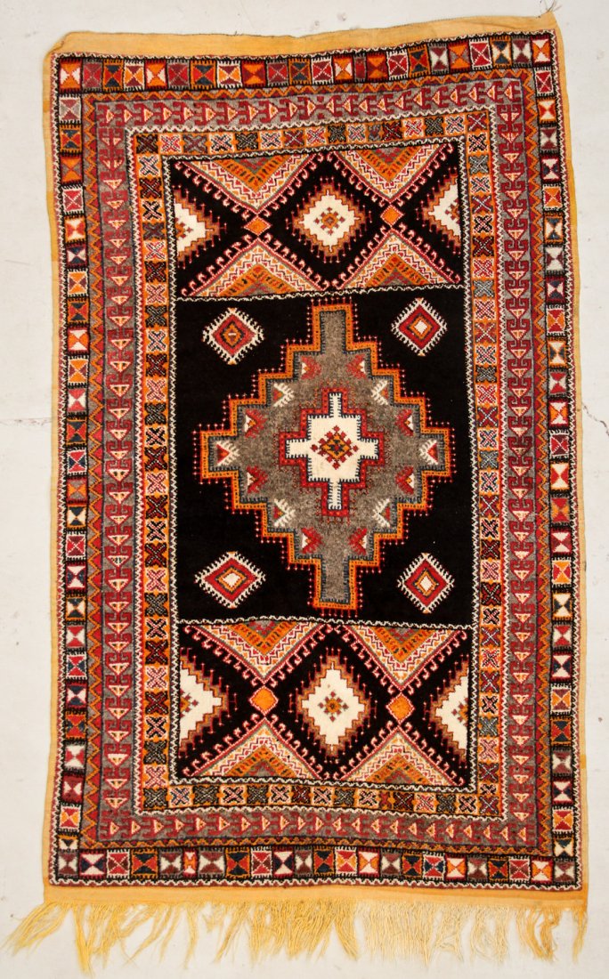 Moroccan Rug: 5' x 8'3" (152 x 251 cm) (1 of 4)
