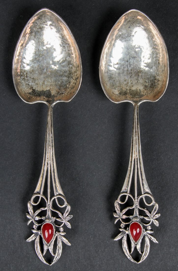 Boxed Set of Edwardian Berry Spoons: Boxed Set of Edwardian Berry Spoons. By Sybil Dunlap. Size: 6", 15 cm (each). Provenance: Kristina Barbara Johnson Estate, Princeton, New Jersey.