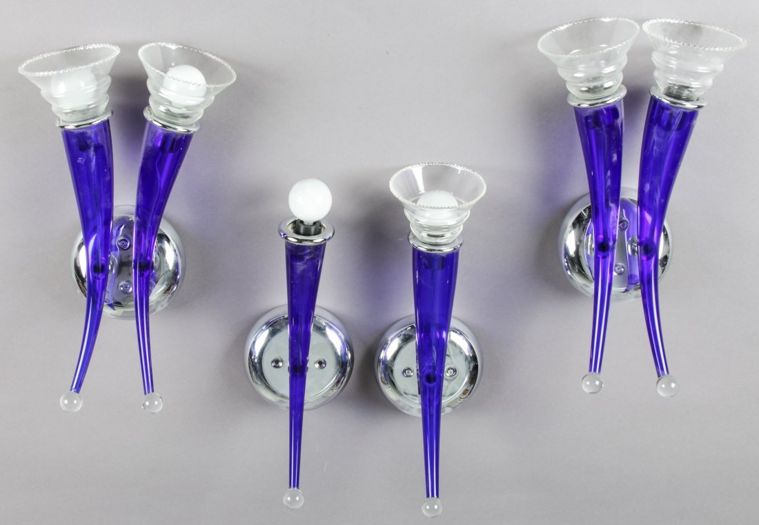 4 Guiseppe Righetto for Veart Ducale Murano Sconces: 4 Guiseppe Righetto for Veart Ducale Murano Sconces. 2 twin arm sconces and 2 singles. Size: 16" x 5.5" x 7", 41 x 14 x 18 cm (single); 16" x 9" x 7", 41 x 23 x 18 cm (twin). Provenance: Gladwyne Esta