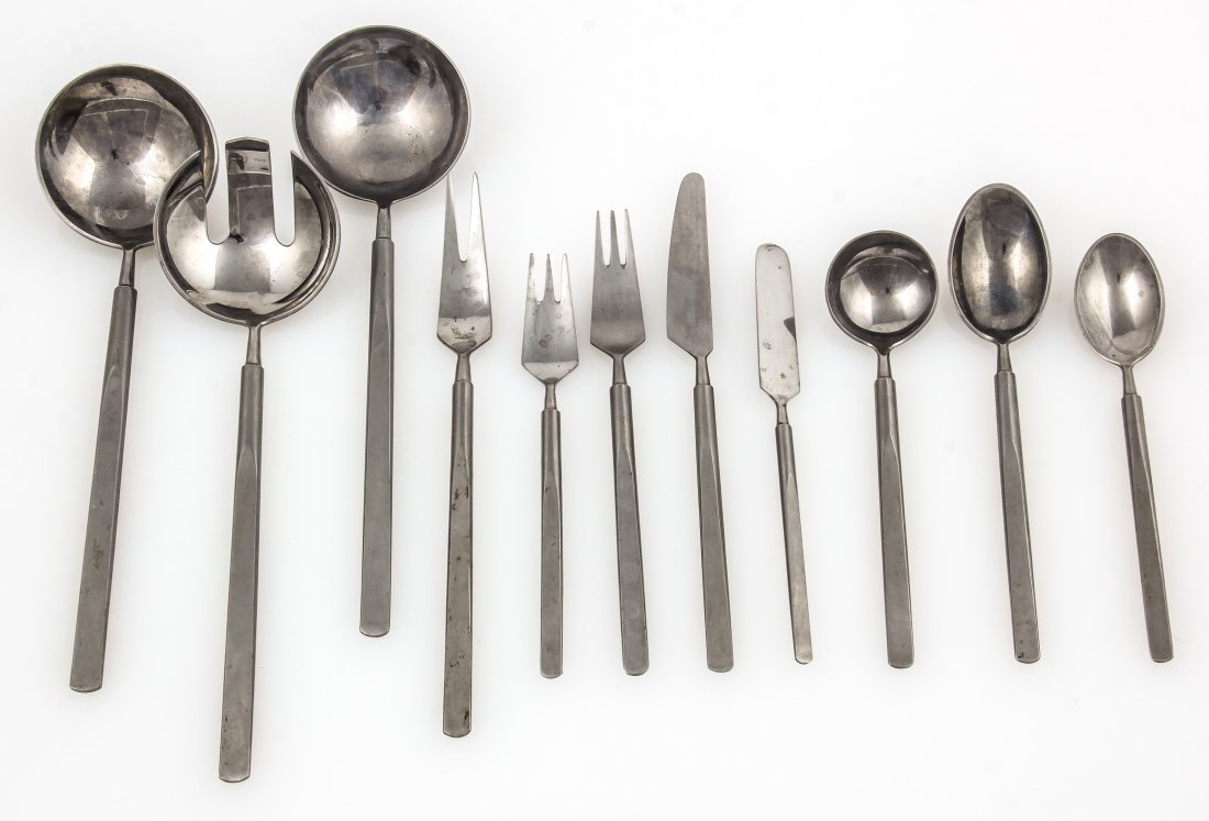 Eric Herlow for Copenhagen Cutlery Obelisk Service: Eric Herlow for Copenhagen Cutlery Obelisk Service. 110 pc stainless steel.