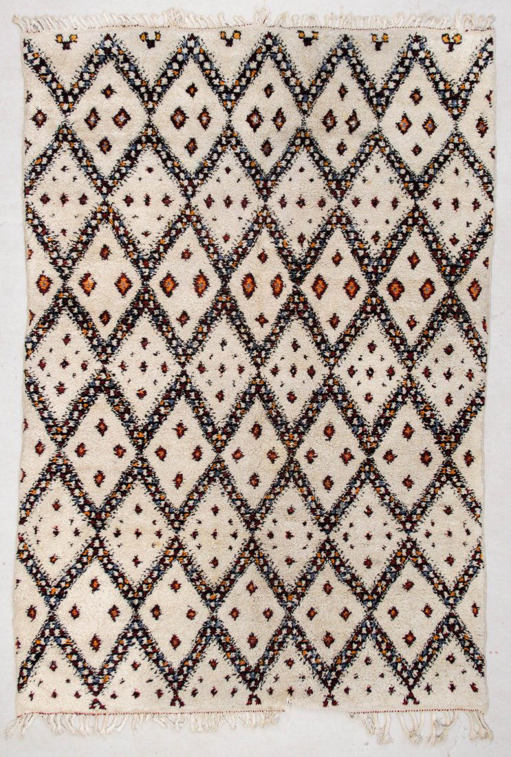 Moroccan Rug: 6' x 9' (183 x 274 cm) (1 of 4)