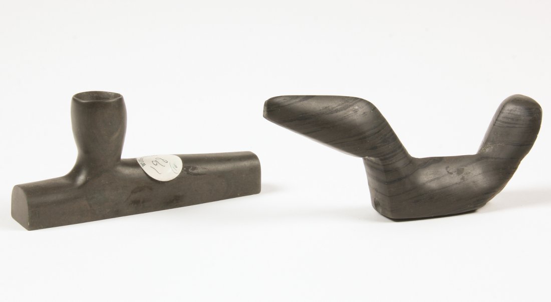 2 Antique Carved American Indian Mound Builder Birdston: 2 Antique Carved American Indian Mound Builder Birdstones. Including a bird carving and pipe. Provenance: Private Collection, acquired from William Doyle (with labels). Largest Size: 2.25" x 1.25" x 4