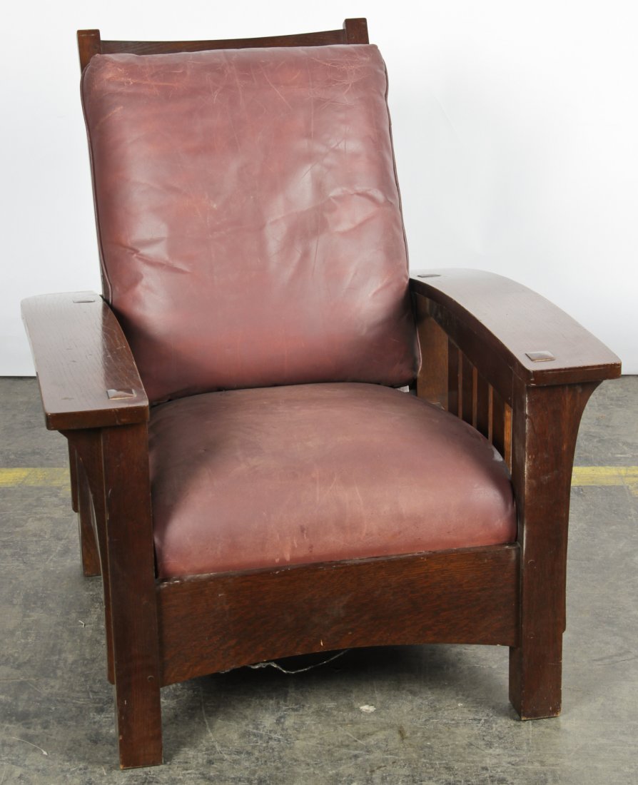 Stickley Audi Morris Chair: Stickley Audi Morris Chair. Oak. Size: 40" x 34.75" x 40.5" (101 x 80 x 103 cm).