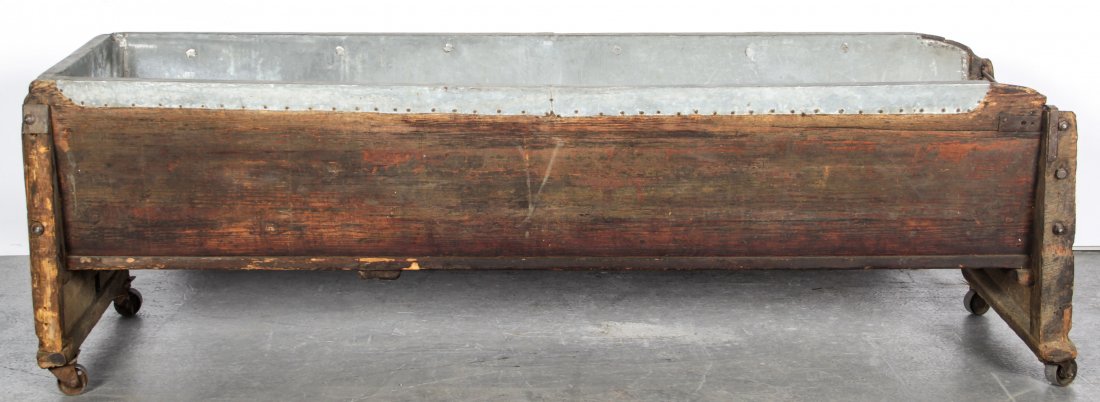 Vintage Industrial Design Zinc Basin Cart: Vintage Industrial Design Zinc Basin Cart. Size: 30.75" x 97 x 29.25" (78 x 247 x 74 cm).