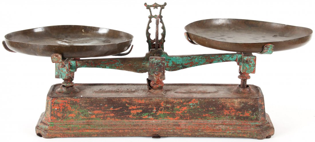 Antique Dry Goods Scale: Antique Dry Goods Scale. Stamped Cargamax. Size: 12" x 29" x 12" (30 x 74 x 30 cm).